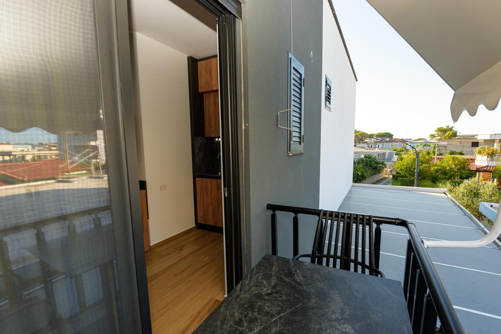 Kevin'S Aparthotel Vlorë Eksteriør bilde