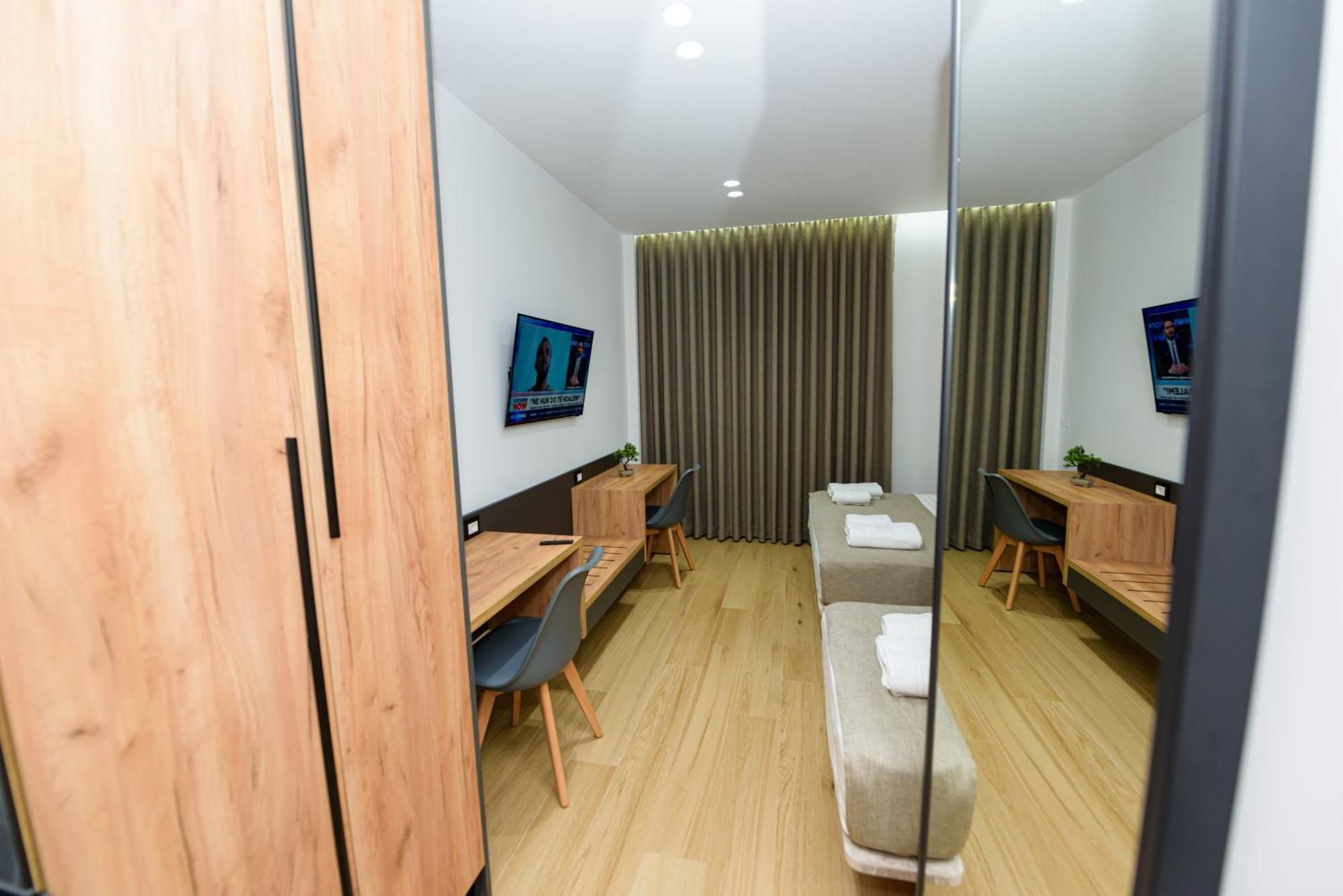 Kevin'S Aparthotel Vlorë Eksteriør bilde